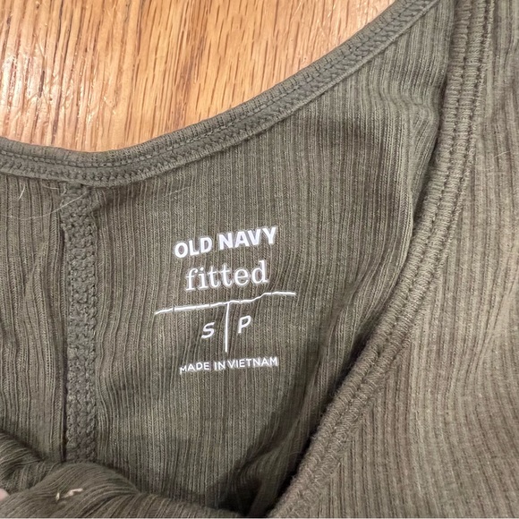 Old Navy tank top - Picture 3 of 4